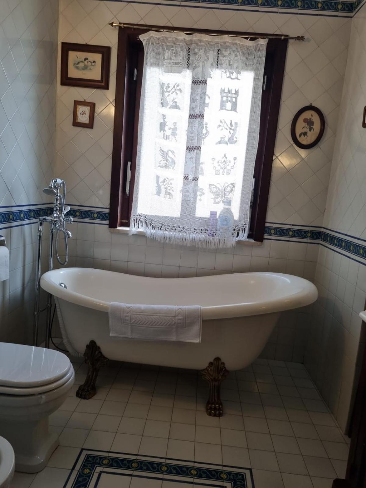 Donna Filomena Casa Vacanza Park Bougainville Салерно Екстериор снимка